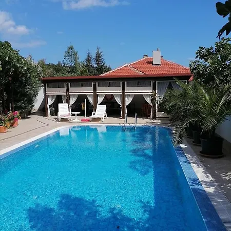 בית הארחה Vila Nami סאני ביץ'